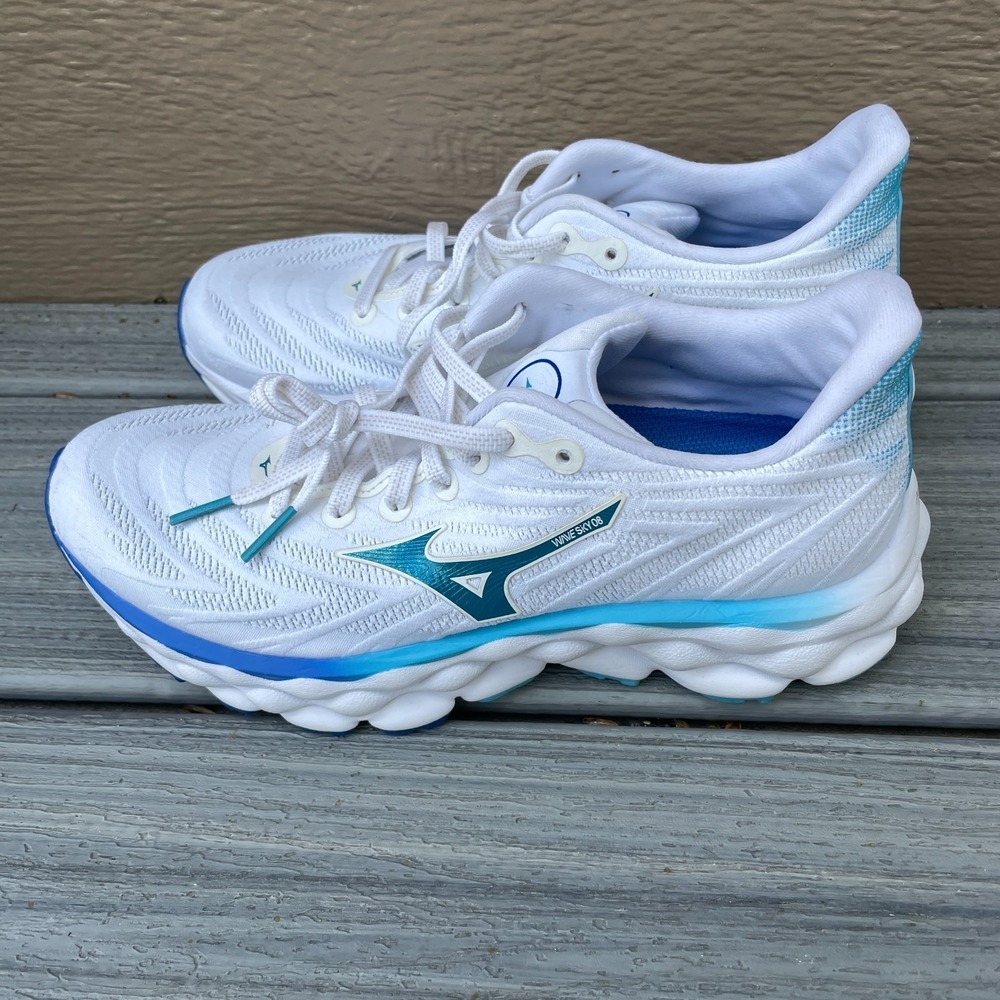 NEW Mizuno Wave Sky 8  Women's Size 6.5 US White/Blue  Running Shoes New No Box